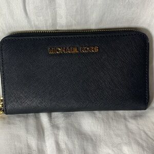 Michael Kors Zip Around Wristlet  EUC